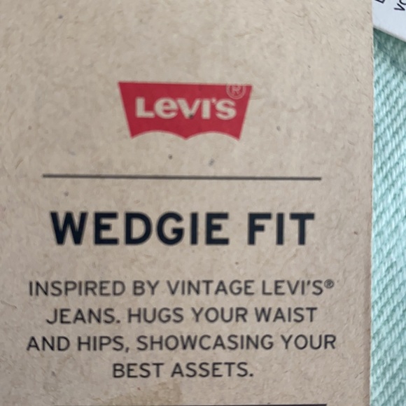Levi’s wedgie fit high rise jeans. - Picture 4 of 5